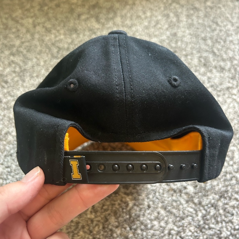 Iowa Hawkeyes hat - Picture 2 of 4
